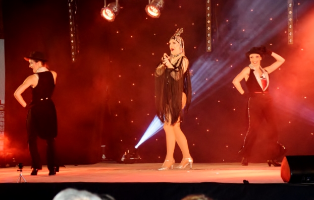 Cabaret PORT DES BARQUES 013